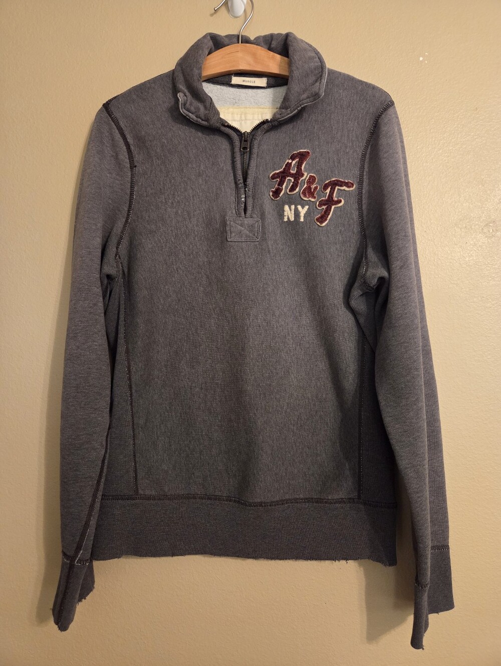 ABERCROMBIE & FITCH Vintage Y2K Gray Distressed Quarter Zip Muscle Sweatshirt M